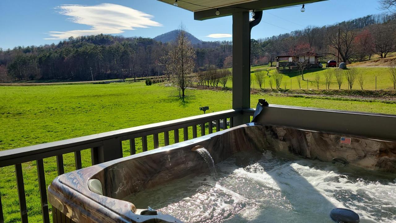 Cozy Cottage With Full View Of The Mountains! 블루리지 외부 사진